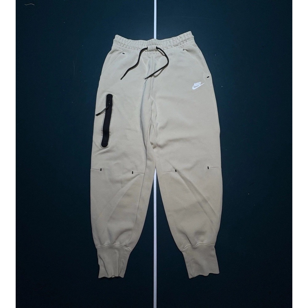 Nike Tech fleece sweatpants size Small light bone beige loose‎ fit joggers